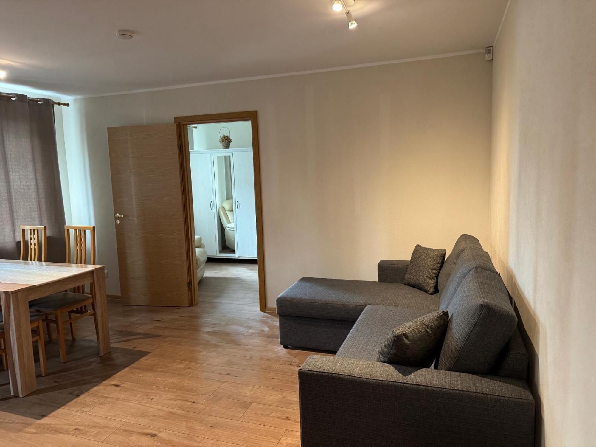 Dikol Two-Room Apartment-Self Check-In & Free Parking Near City Center Tallinn Eksteriør bilde